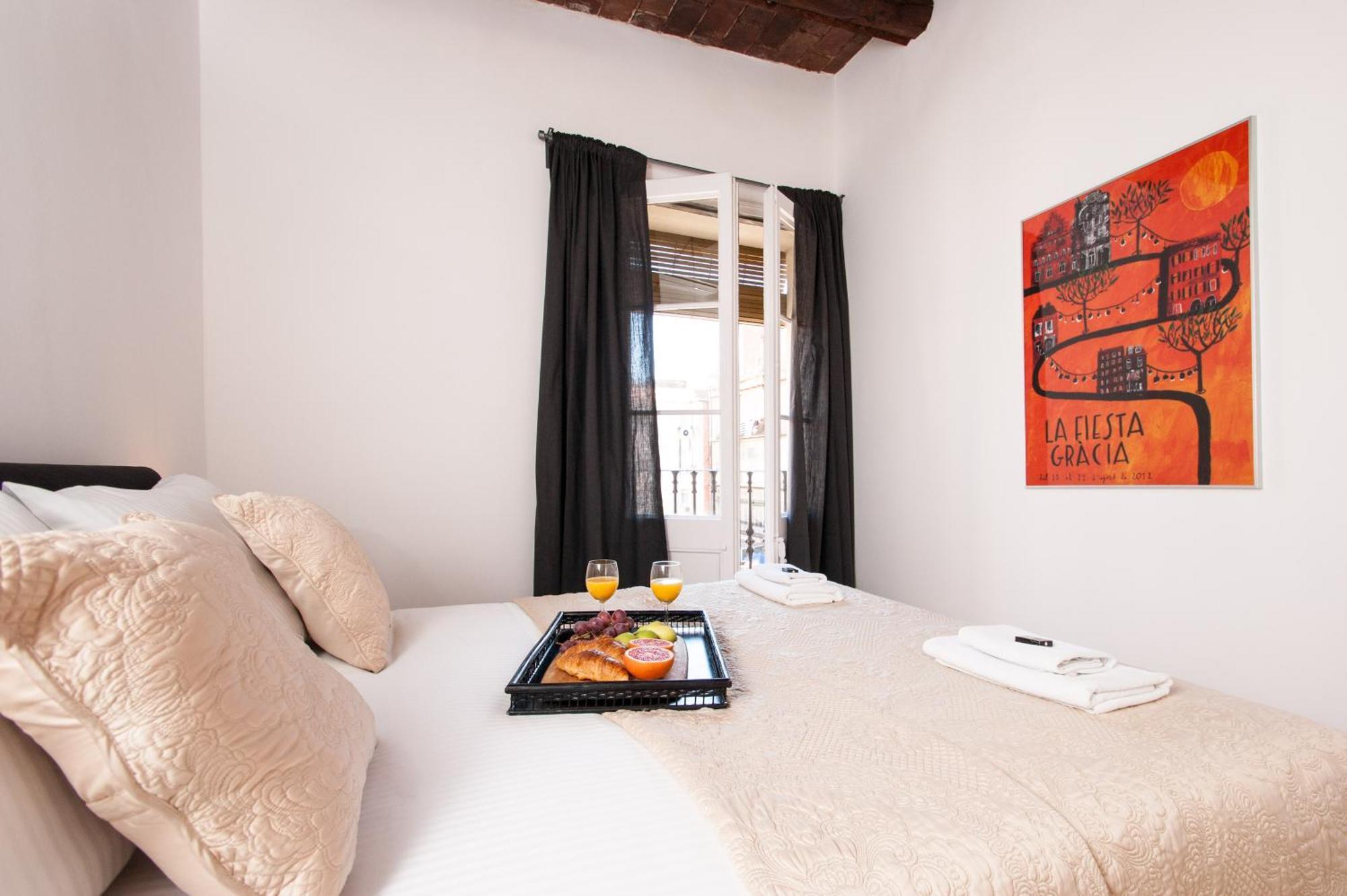 Short Stay Group Gracia Serviced Apartments Barcellona Esterno foto