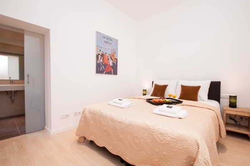 Short Stay Group Gracia Serviced Apartments Barcellona Esterno foto