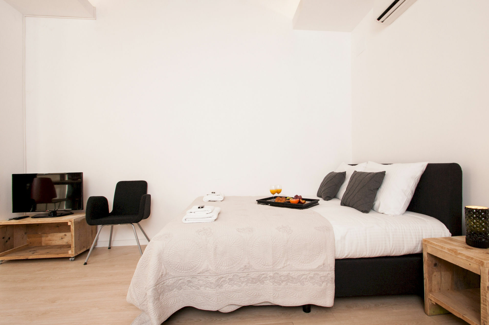Short Stay Group Gracia Serviced Apartments Barcellona Esterno foto