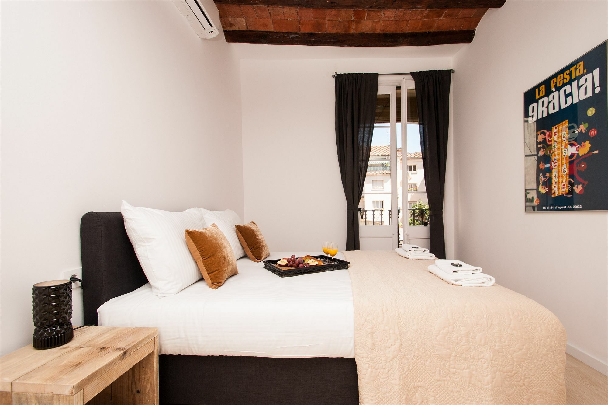 Short Stay Group Gracia Serviced Apartments Barcellona Esterno foto